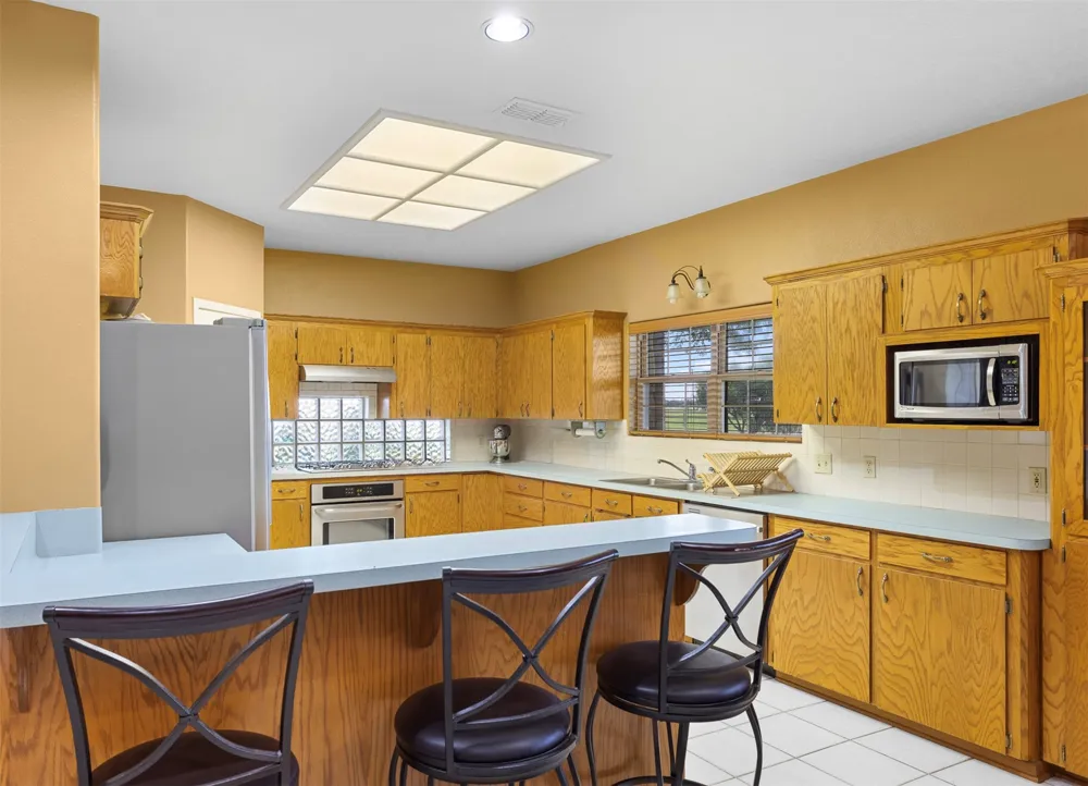 1140 Private Road 8022 Lincoln, TX 78948