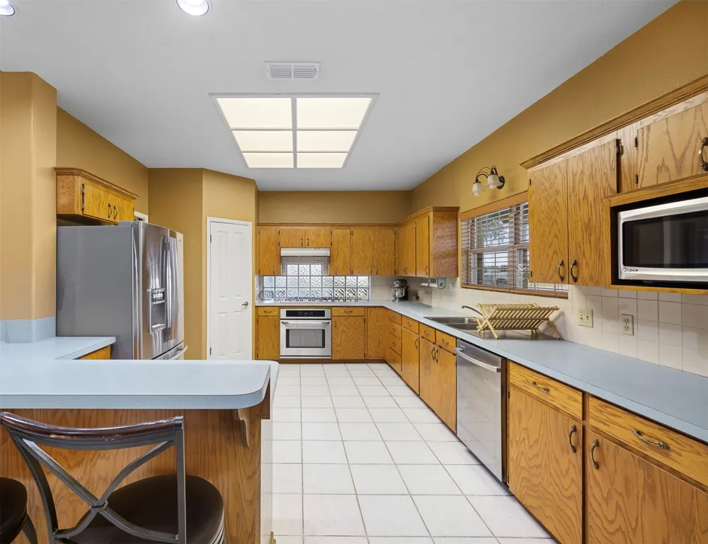1140 Private Road 8022 Lincoln, TX 78948