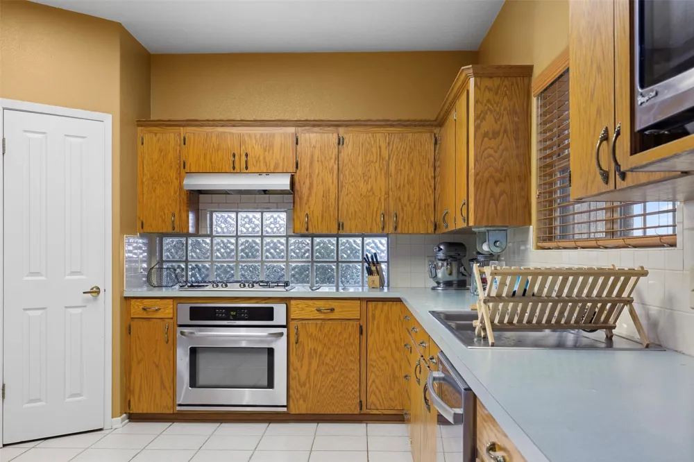 1140 Private Road 8022 Lincoln, TX 78948
