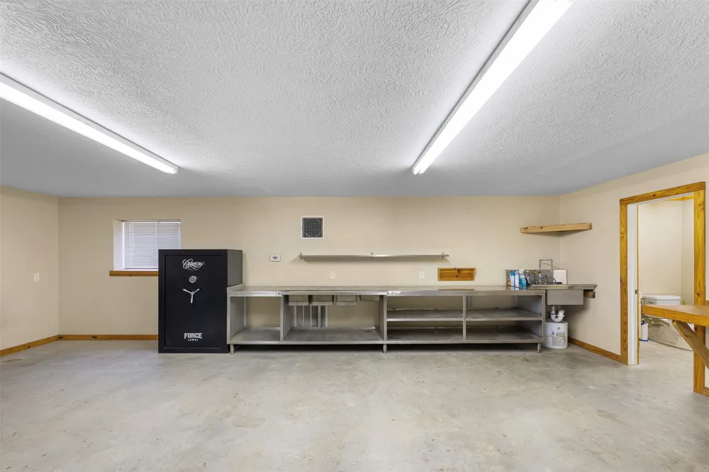 1140 Private Road 8022 Lincoln, TX 78948
