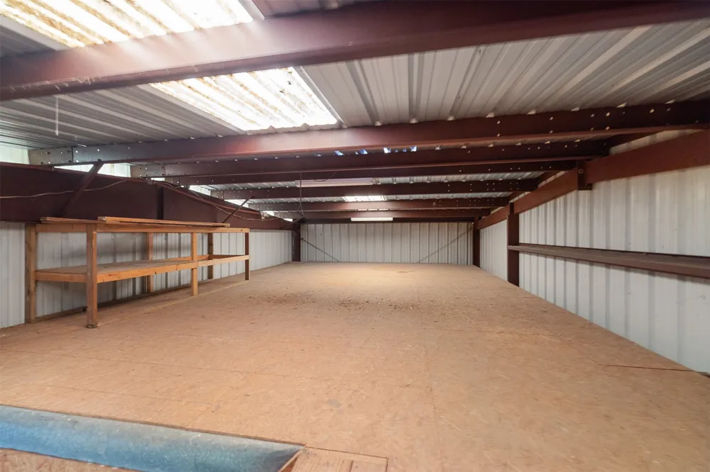 1140 Private Road 8022 Lincoln, TX 78948