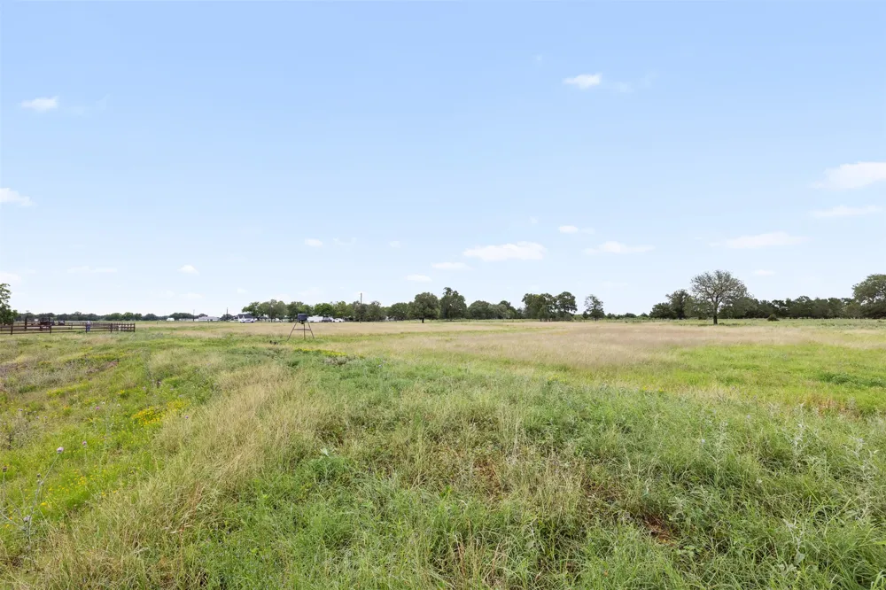 1140 Private Road 8022 Lincoln, TX 78948