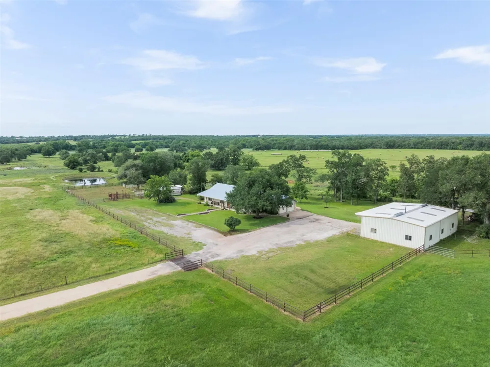 1140 Private Road 8022 Lincoln, TX 78948