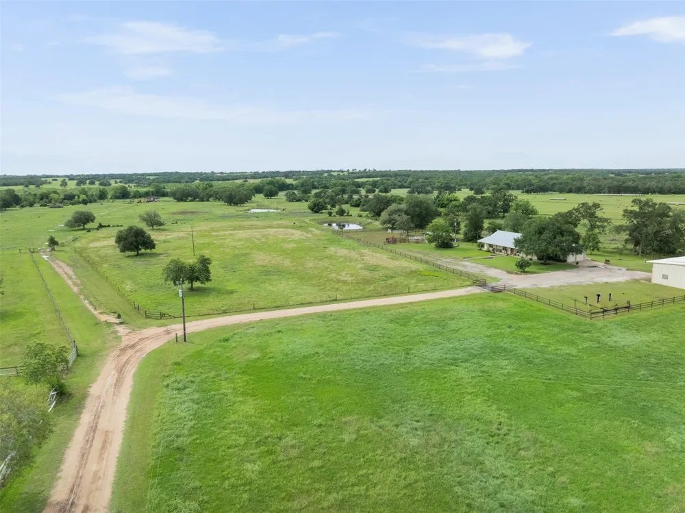 1140 Private Road 8022 Lincoln, TX 78948