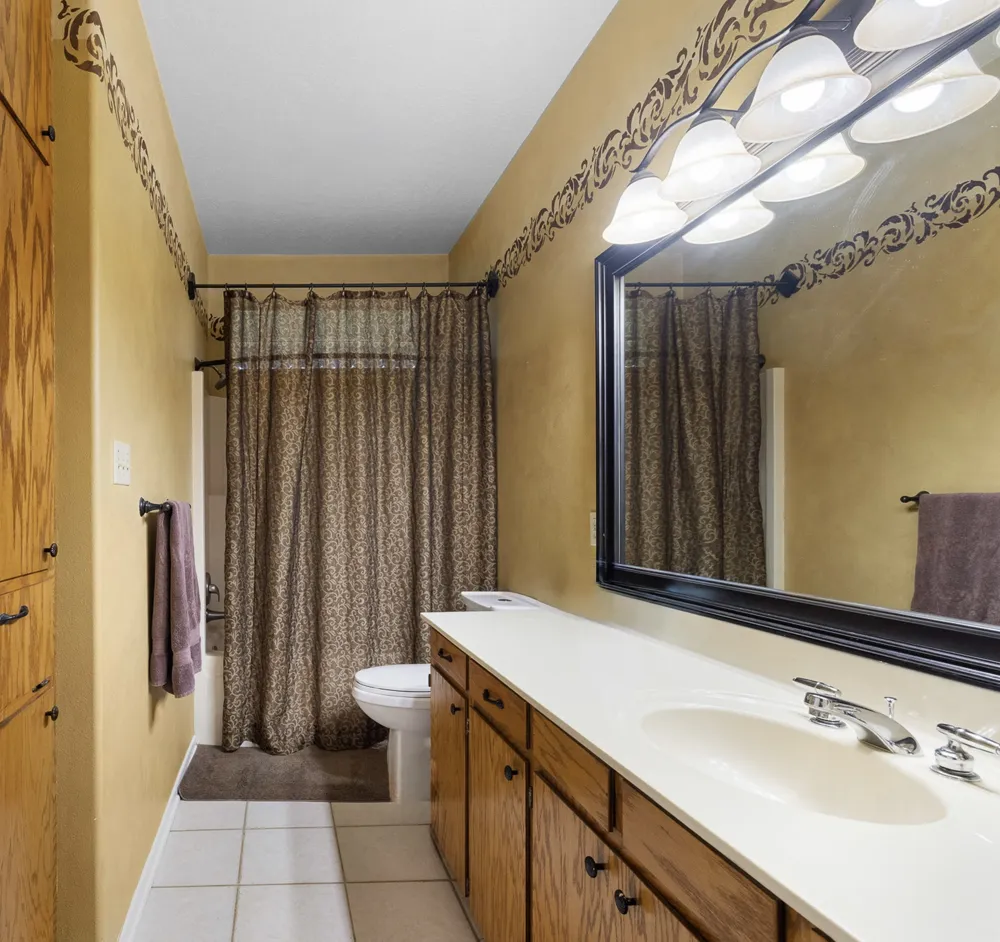 1140 Private Road 8022 Lincoln, TX 78948