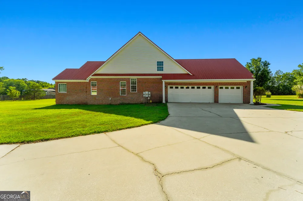 19 Hollow Oak DR Pembroke, GA 31321