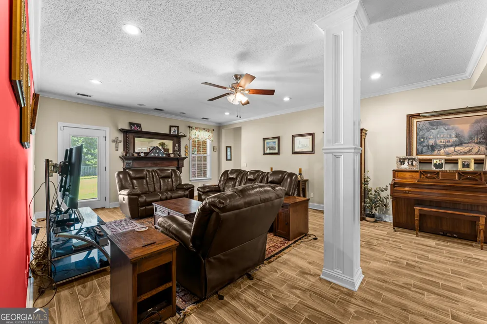 19 Hollow Oak DR Pembroke, GA 31321