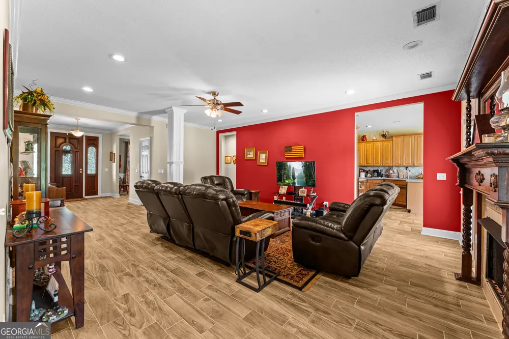 19 Hollow Oak DR Pembroke, GA 31321