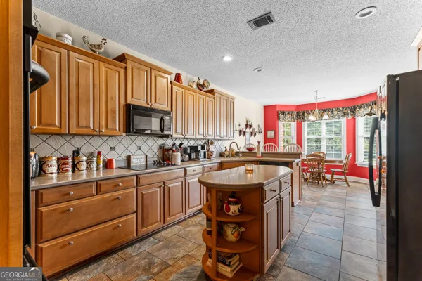 19 Hollow Oak DR Pembroke, GA 31321