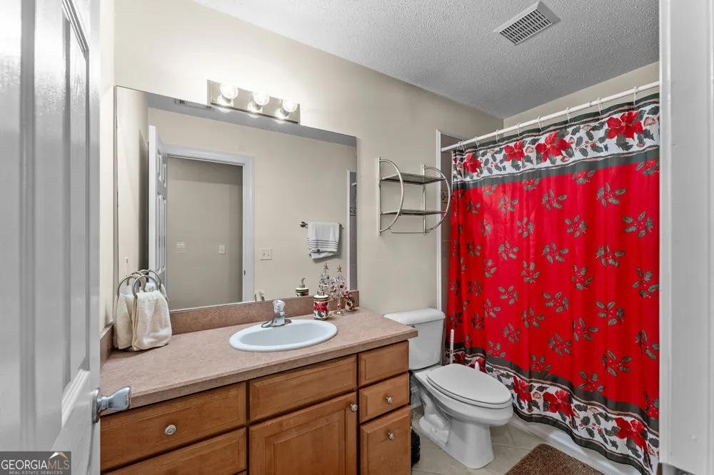 19 Hollow Oak DR Pembroke, GA 31321