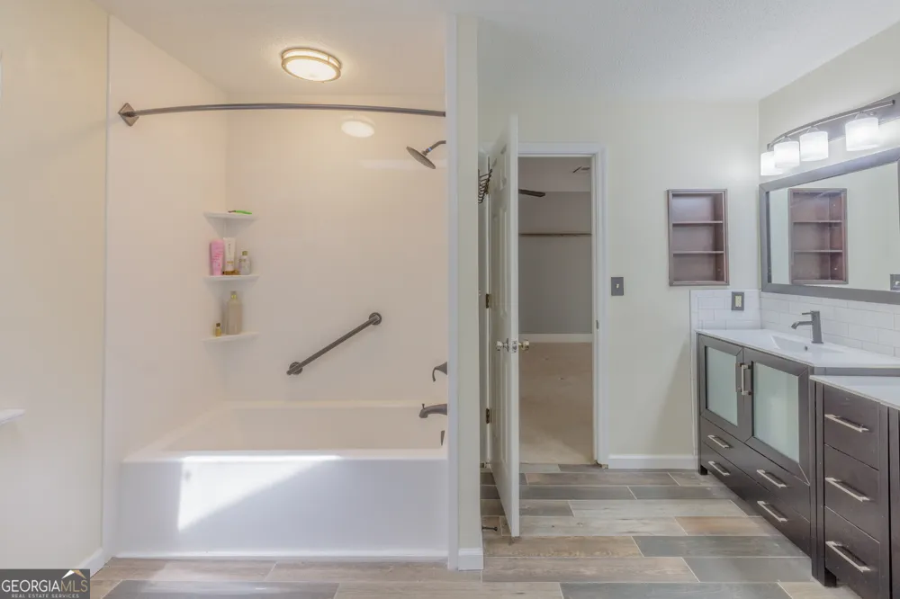826 Clearview DR Ringgold, GA 30736