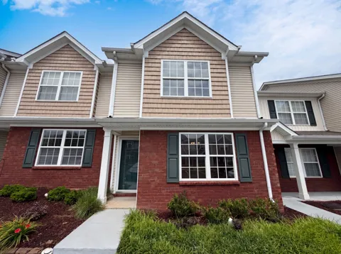 2032 Shaylin Loop