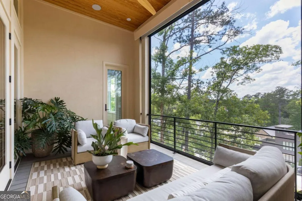 1172 Lupo LOOP Chattahoochee Hills, GA 30268