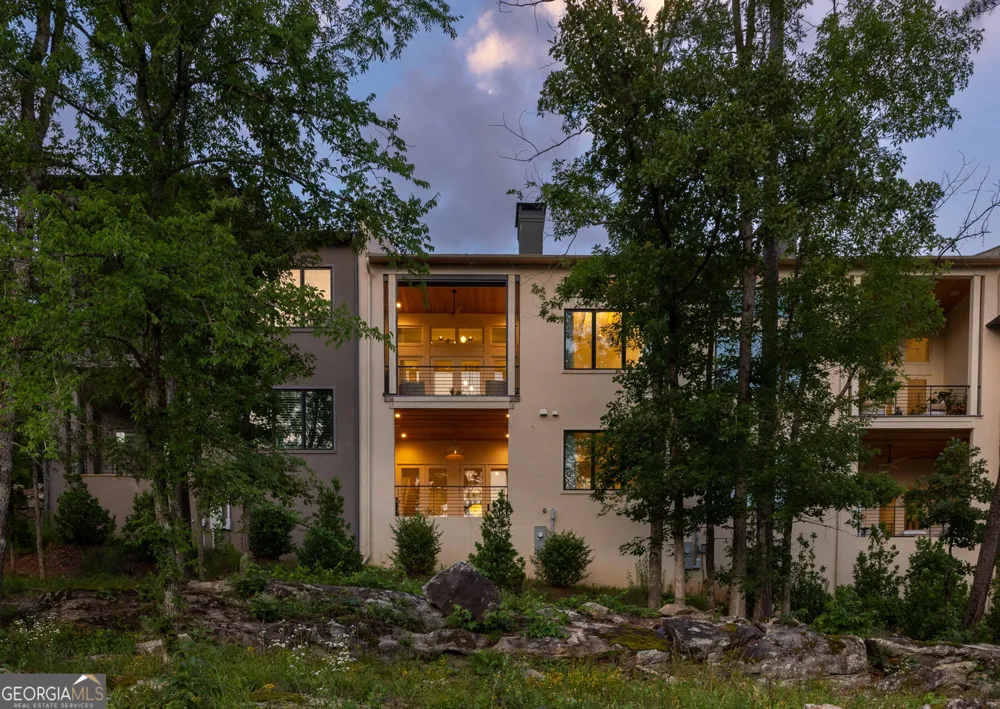 1172 Lupo LOOP Chattahoochee Hills, GA 30268
