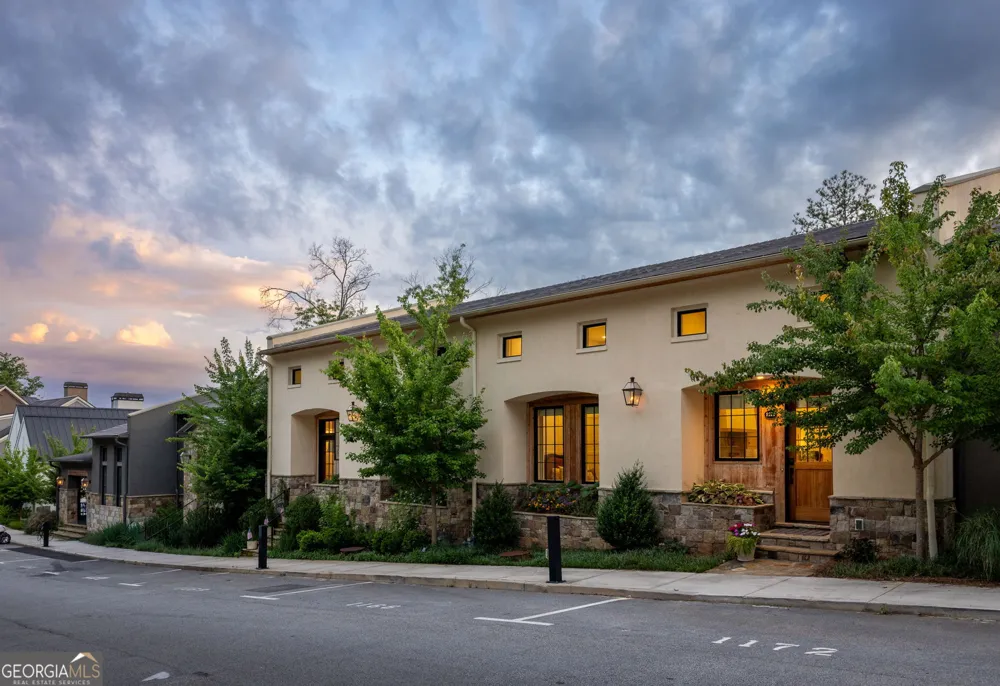 1172 Lupo LOOP Chattahoochee Hills, GA 30268