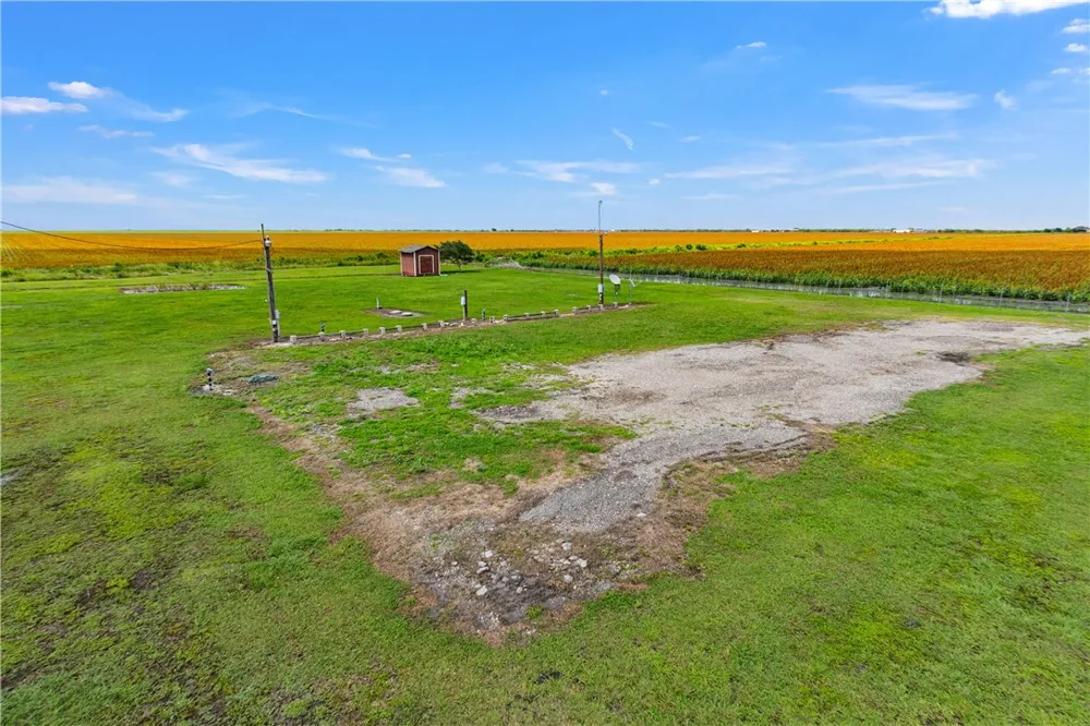 5460 County Road 1414 Portland, TX 78390