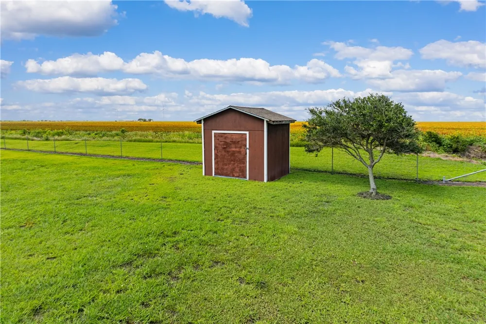 5460 County Road 1414 Portland, TX 78390