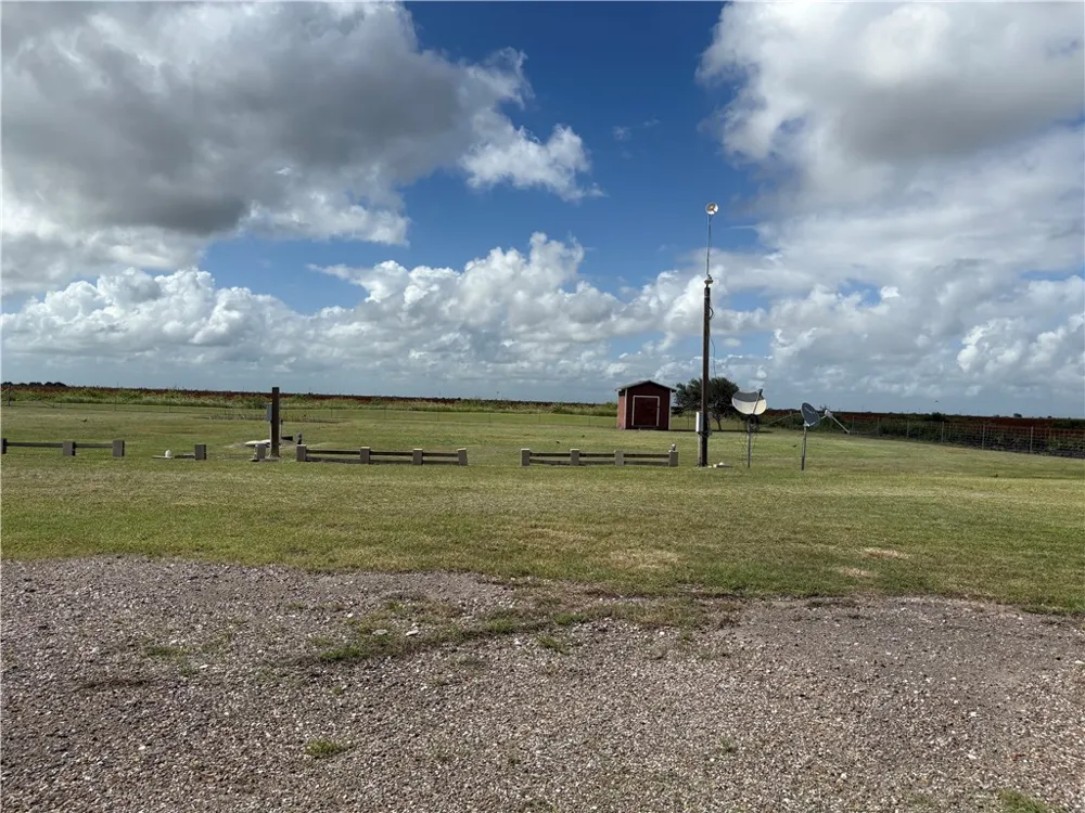 5460 County Road 1414 Portland, TX 78390