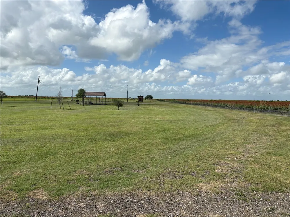 5460 County Road 1414 Portland, TX 78390