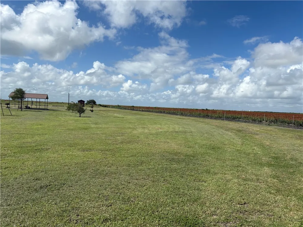 5460 County Road 1414 Portland, TX 78390