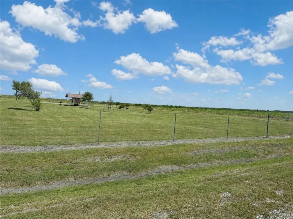 5460 County Road 1414 Portland, TX 78390