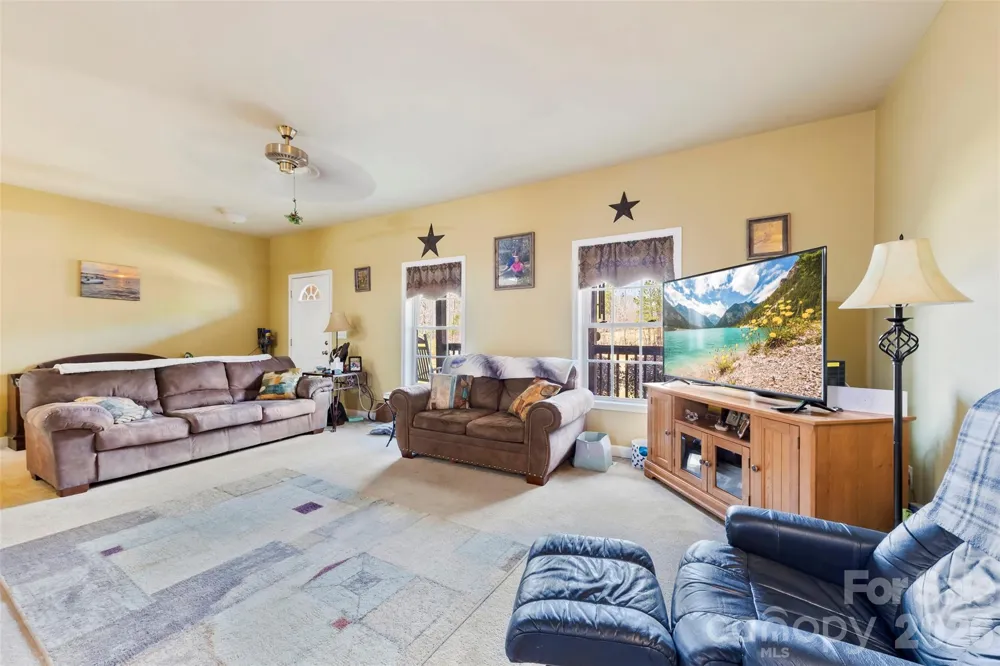1581 Rhyne Road Dallas, NC 28034