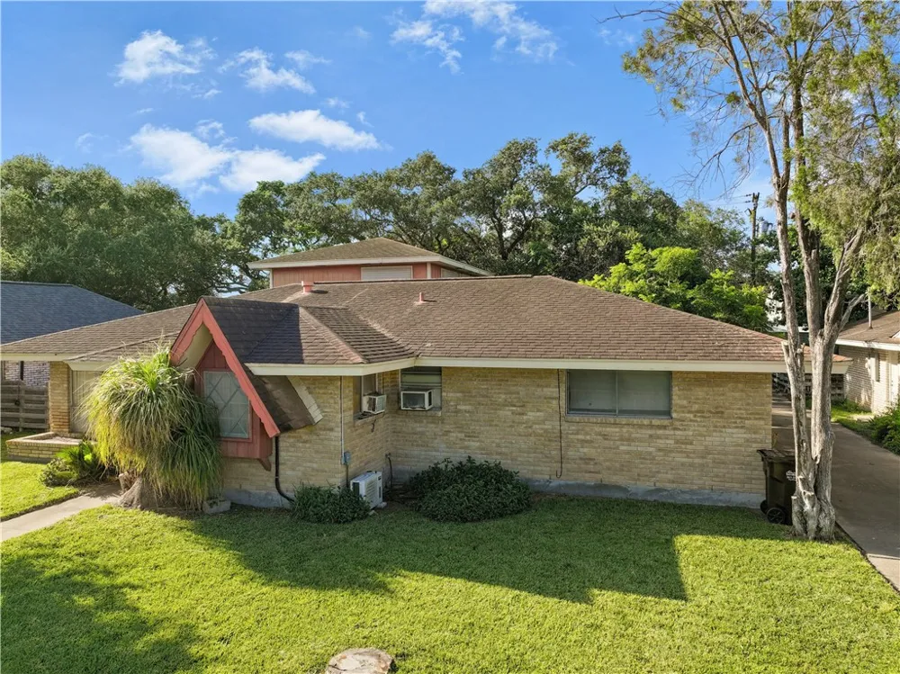 1614 Santa Cecilia Drive Kingsville, TX 78363