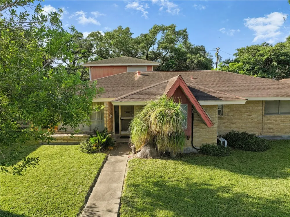 1614 Santa Cecilia Drive Kingsville, TX 78363