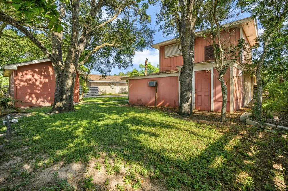 1614 Santa Cecilia Drive Kingsville, TX 78363
