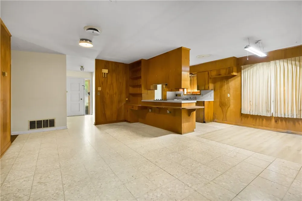 1614 Santa Cecilia Drive Kingsville, TX 78363