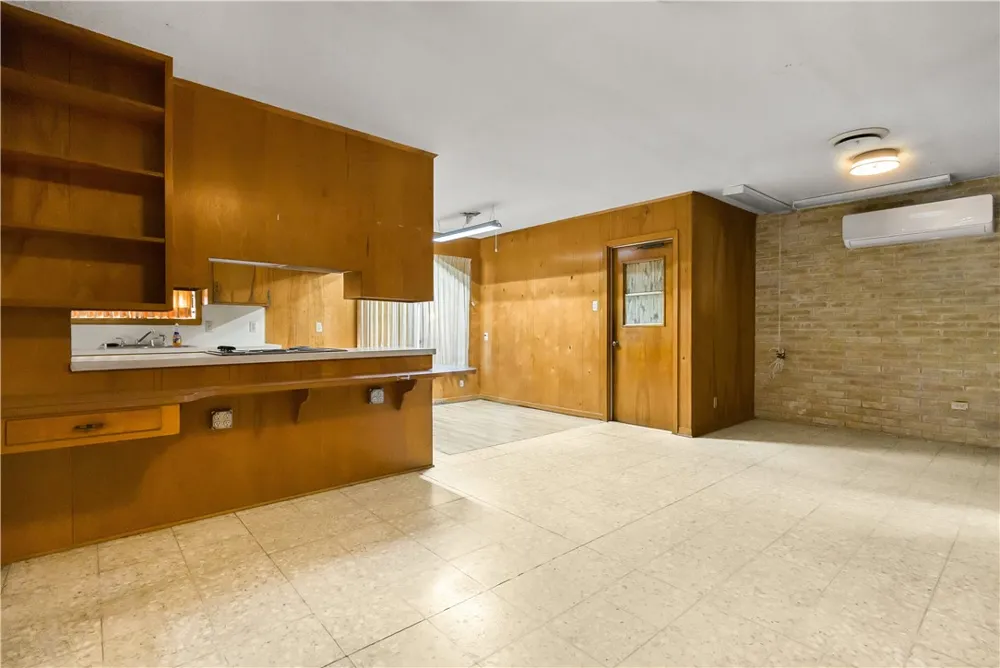 1614 Santa Cecilia Drive Kingsville, TX 78363