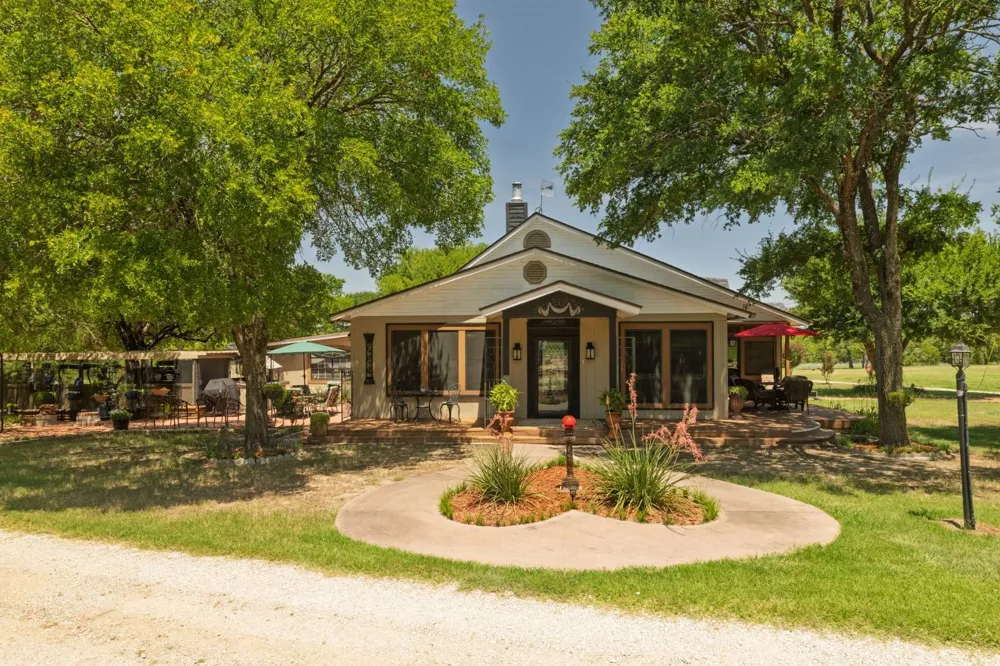 10628 FM 1125 Highway Bowie, TX 76230