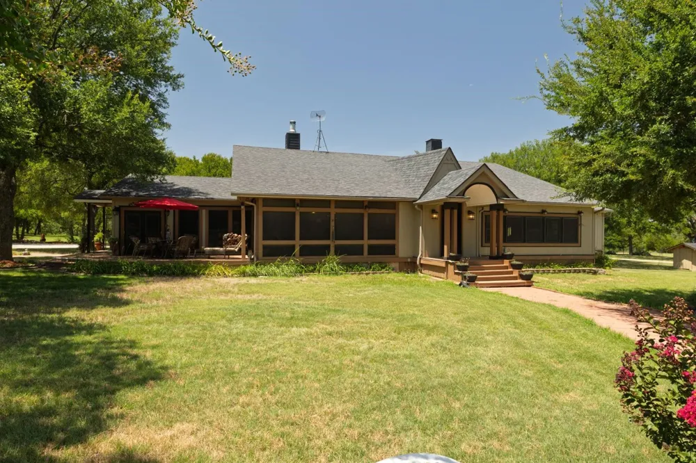 10628 FM 1125 Highway Bowie, TX 76230