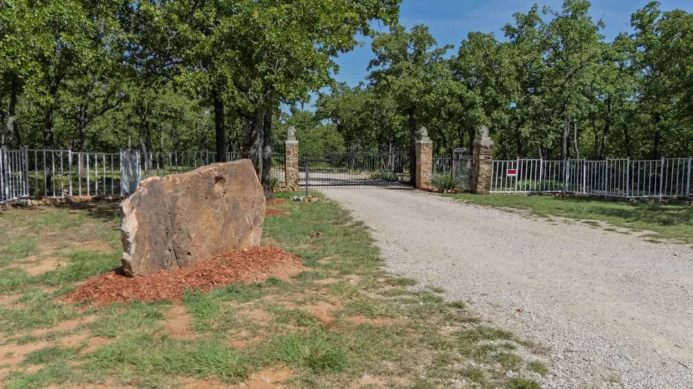 10628 FM 1125 Highway Bowie, TX 76230