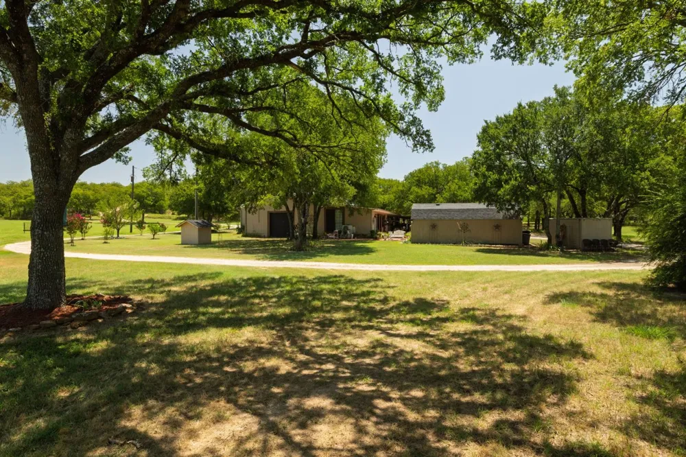 10628 FM 1125 Highway Bowie, TX 76230
