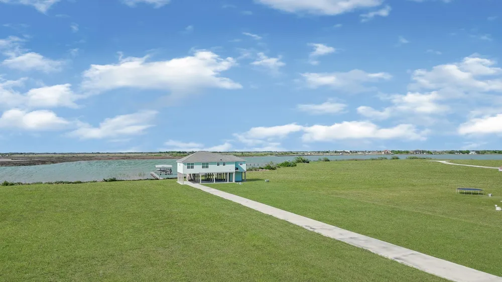 747 Waypoint Drive Palacios, TX 77465