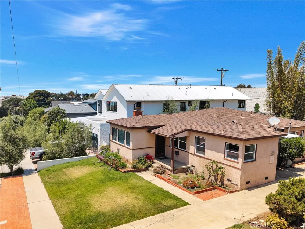 525 17th Manhattan Beach, CA 90266