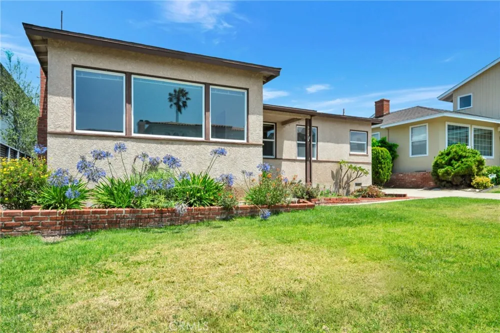 525 17th Manhattan Beach, CA 90266