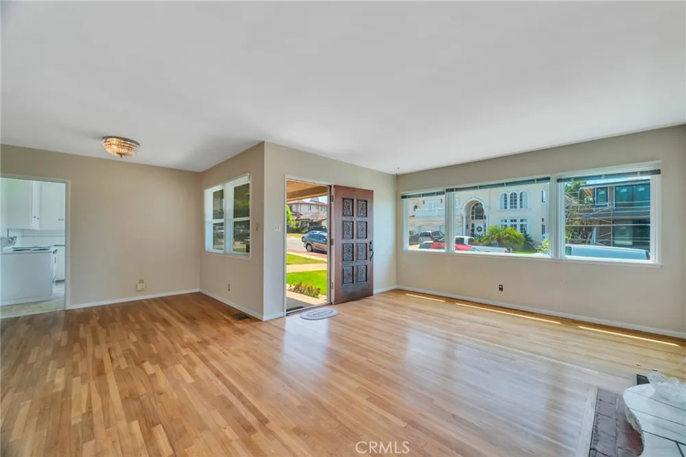 525 17th Manhattan Beach, CA 90266