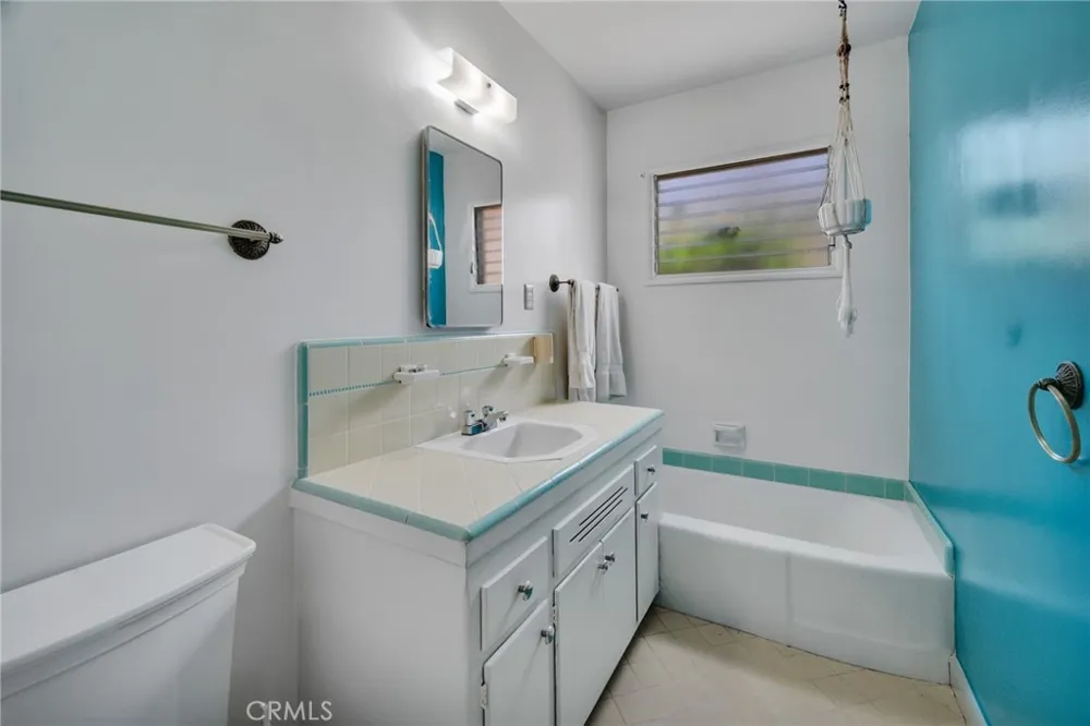 525 17th Manhattan Beach, CA 90266