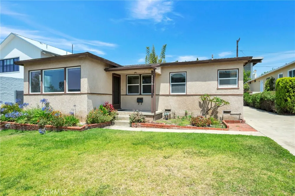 525 17th Manhattan Beach, CA 90266