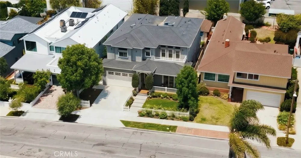 525 17th Manhattan Beach, CA 90266