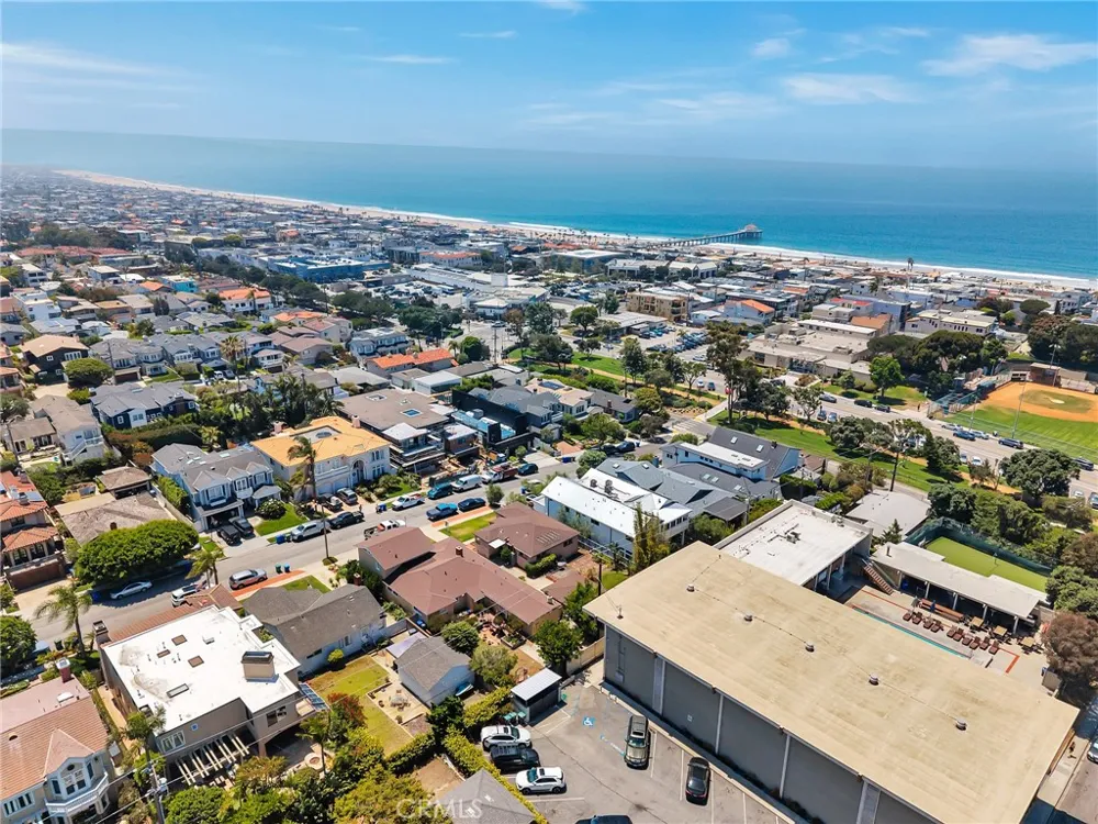 525 17th Manhattan Beach, CA 90266