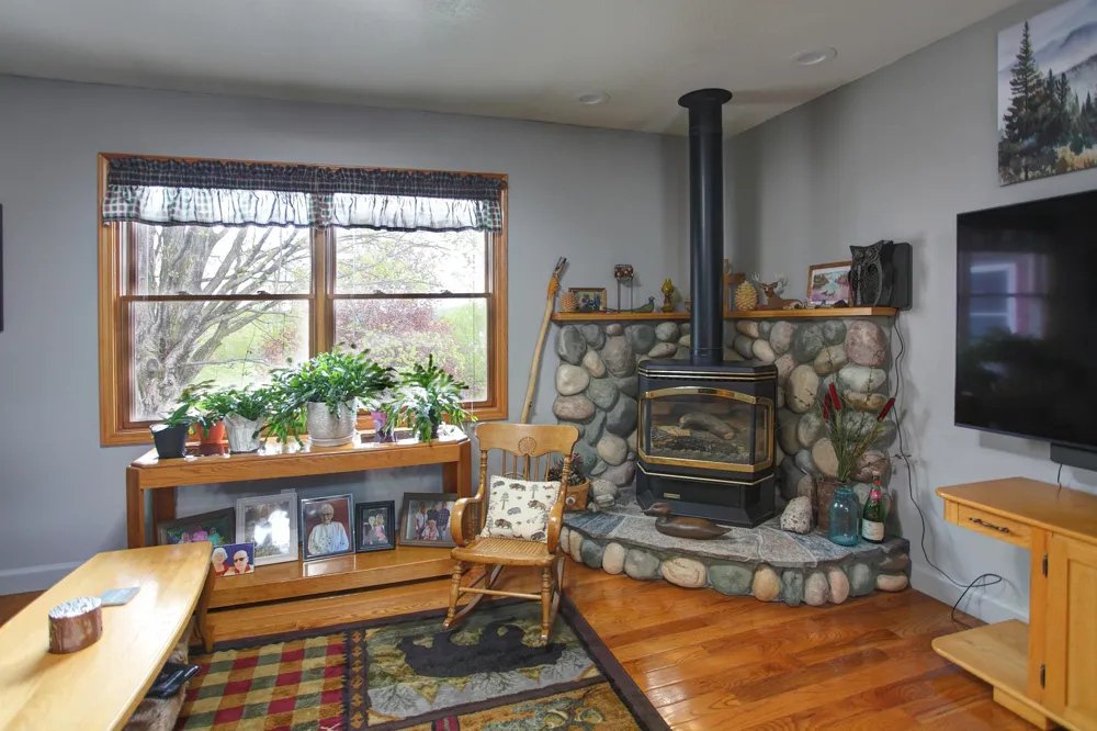 8201 Essex Road Banks Township, MI 49729