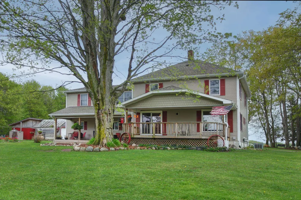 8201 Essex Road Banks Township, MI 49729