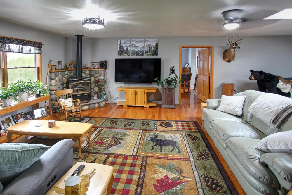 8201 Essex Road Banks Township, MI 49729