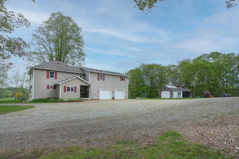 8201 Essex Road Banks Township, MI 49729