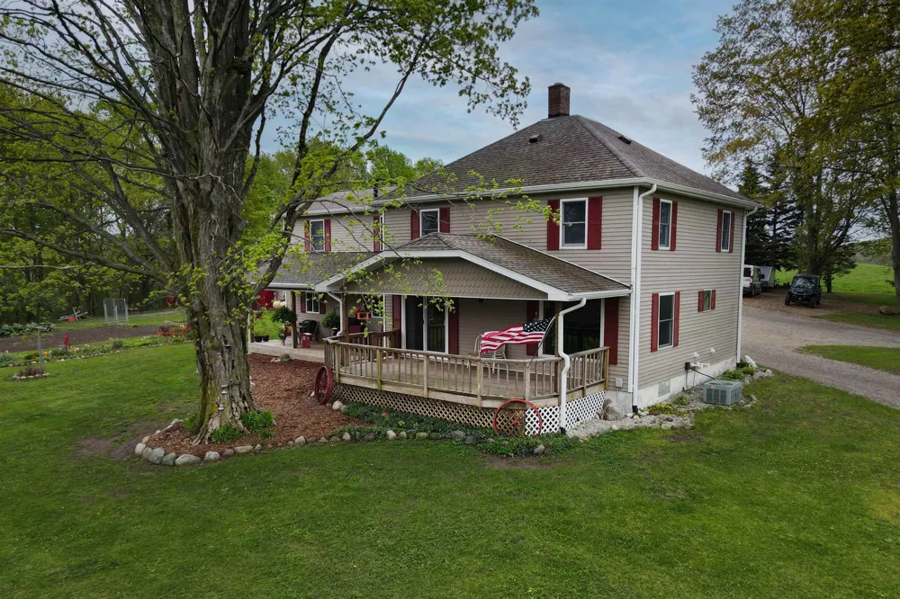 8201 Essex Road Banks Township, MI 49729