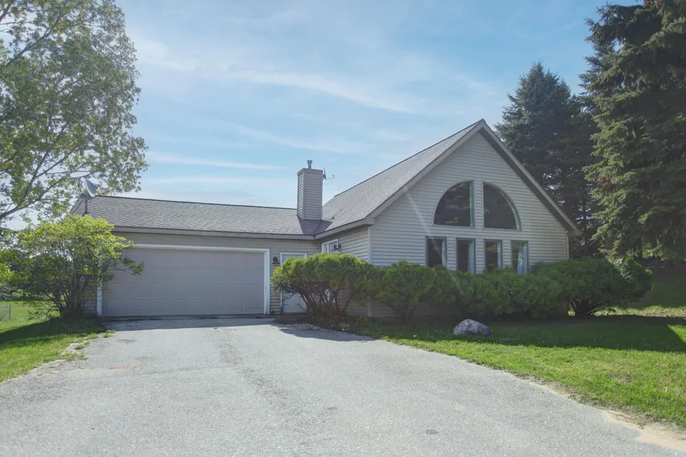 12325 Lincoln Hollow Court Elmwood Charter Township, MI 49621
