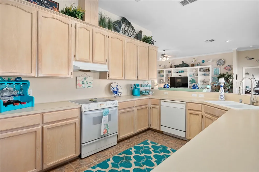 124 Sea View Drive Aransas Pass, TX 78336